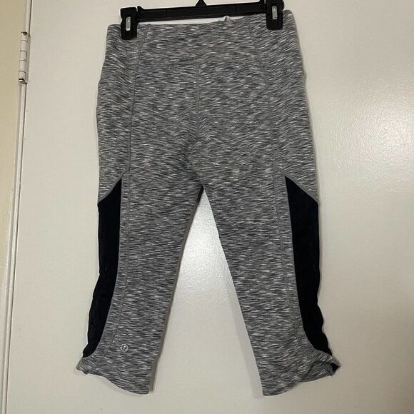 LULULEMON space dye gray capri workout mesh side yoga leggings size US 6 - Picture 4 of 6